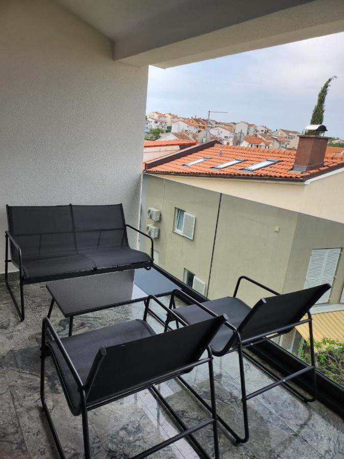 Apartmani M&L I M&J Malinska Esterno foto