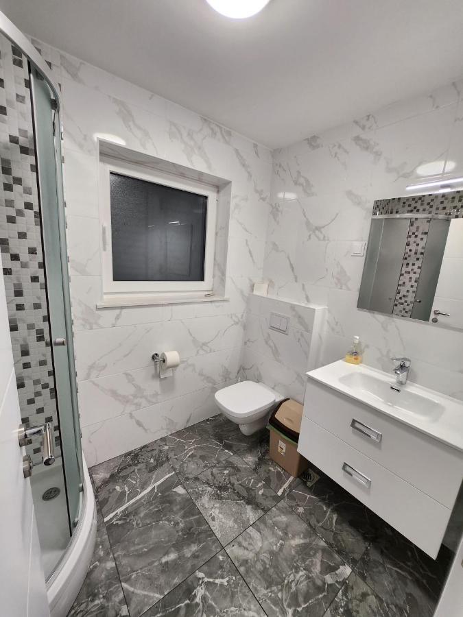 Apartmani M&L I M&J Malinska Esterno foto