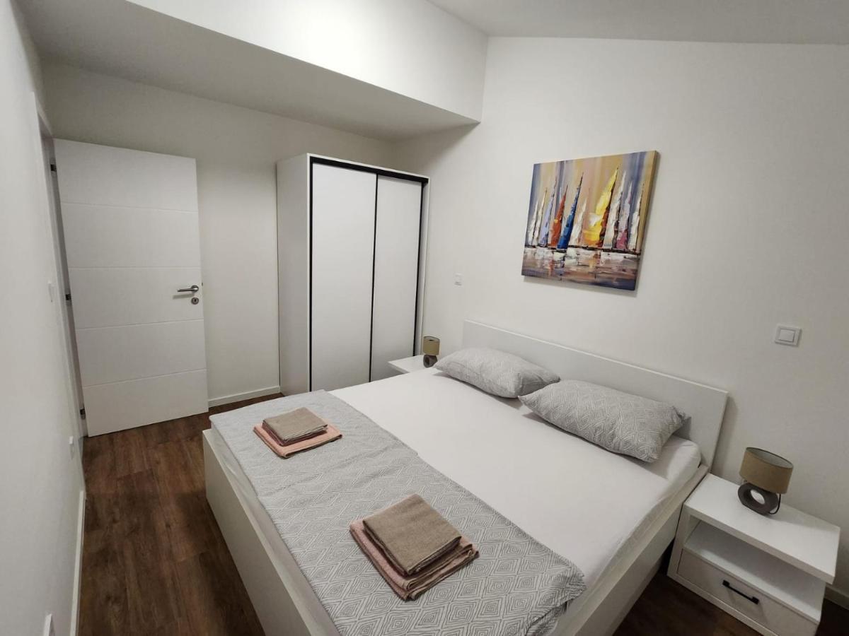 Apartmani M&L I M&J Malinska Esterno foto